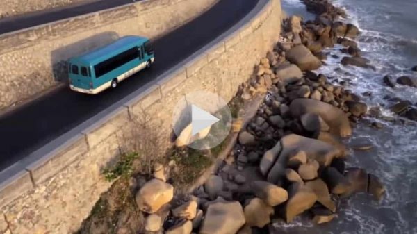 Xe bus ROSA sản xuất tại Việt Nam - nhà máy Mercedes Benz